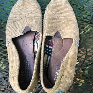 Burlap TOMS